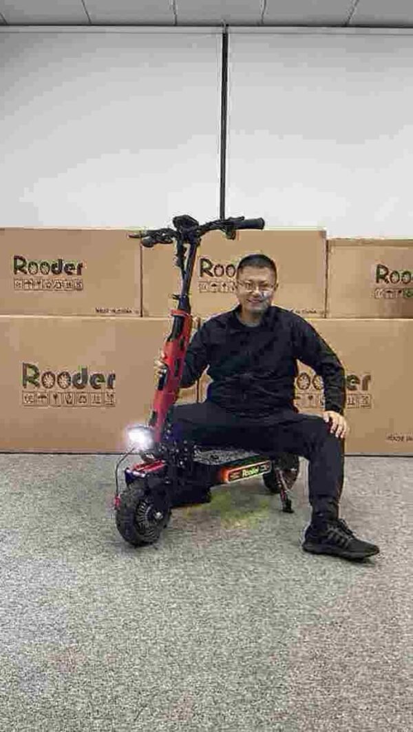 Usine de fournisseurs de scooters électriques