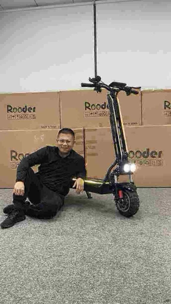 Usine de scooters hors route Pro